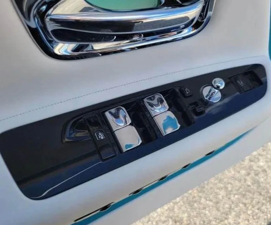 2026 Rolls-Royce Spectre - Image 9 of 20