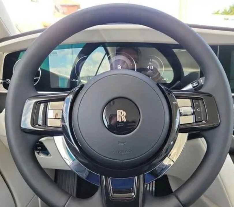 2026 Rolls-Royce Spectre - Image 15 of 20