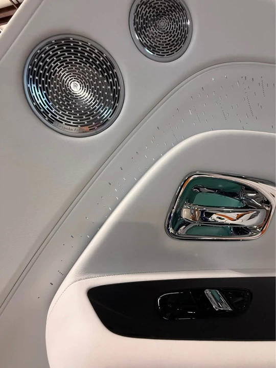 2026 Rolls-Royce Spectre - Image 10 of 20