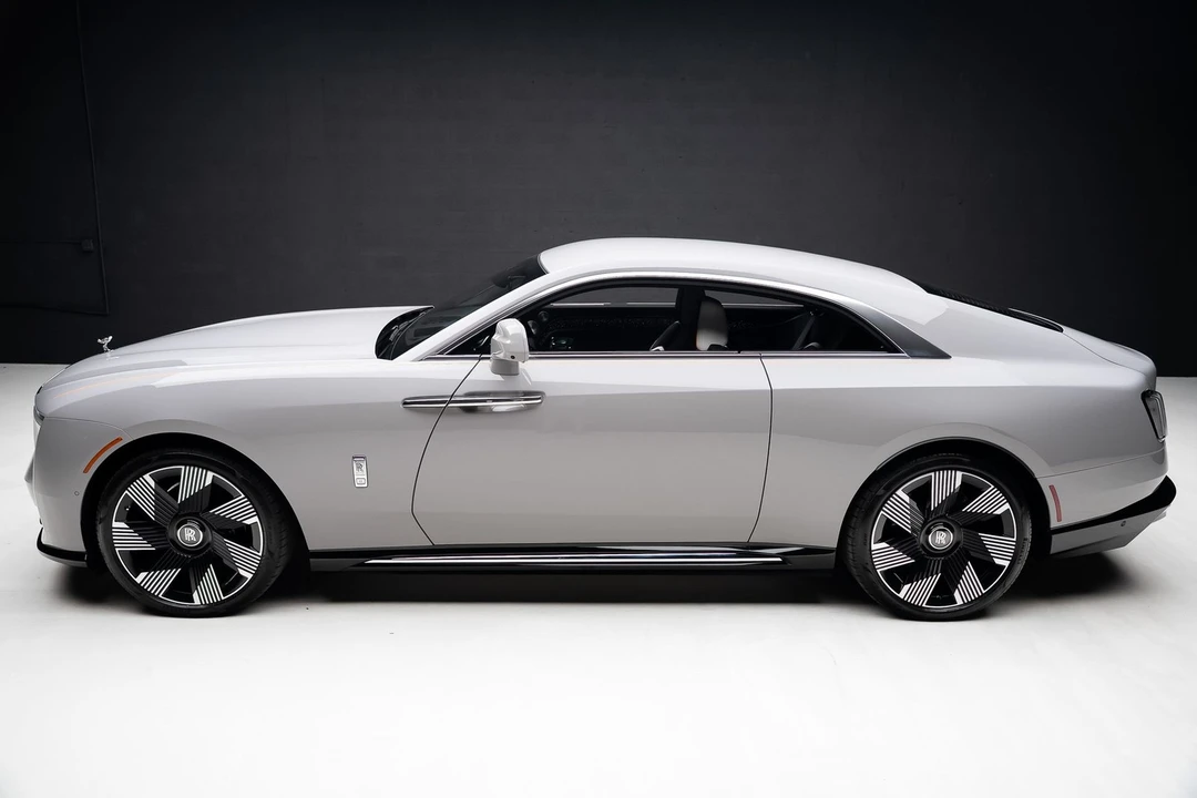 2026 Rolls-Royce Spectre - Image 16 of 21