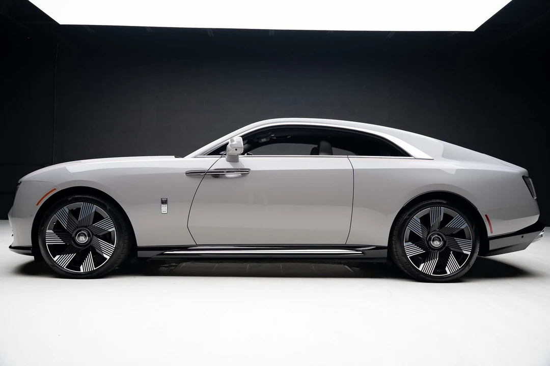 2026 Rolls-Royce Spectre - Image 17 of 21