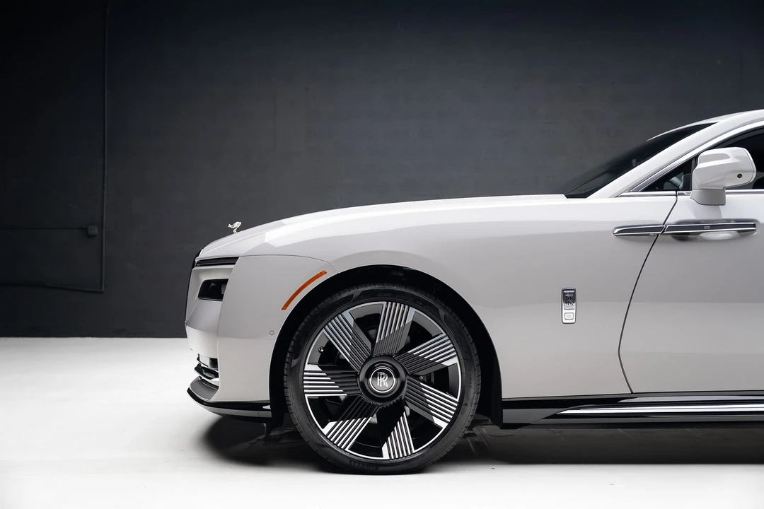 2026 Rolls-Royce Spectre - Image 18 of 21