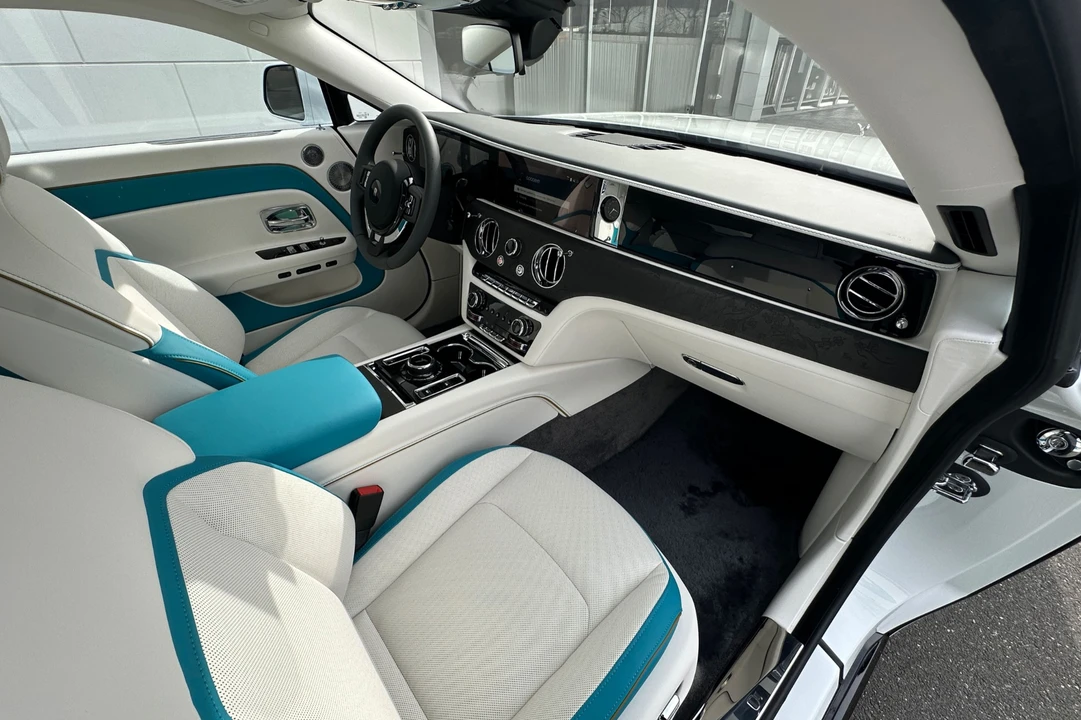 2026 Rolls-Royce Spectre - Image 24 of 24