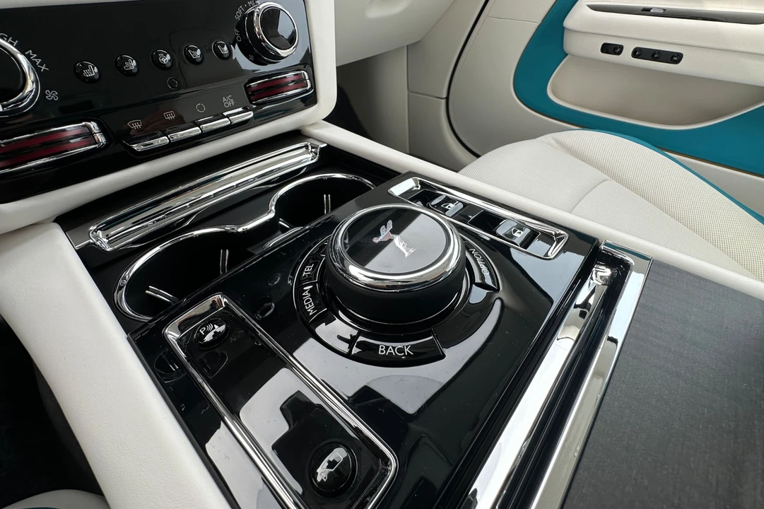 2026 Rolls-Royce Spectre - Image 17 of 24