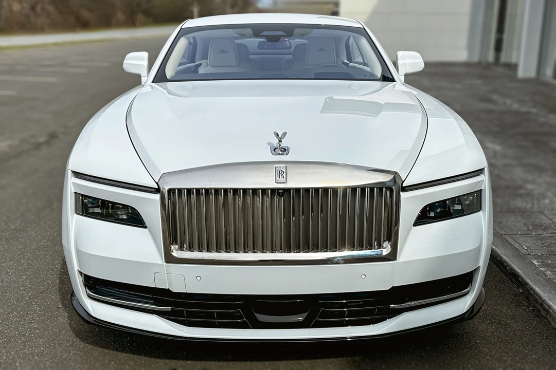 2026 Rolls-Royce Spectre - Image 19 of 24