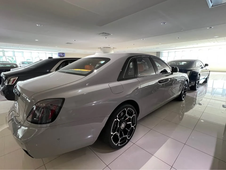 2026 Rolls-Royce Ghost Black Badge 2nd Gen - Image 9 of 10
