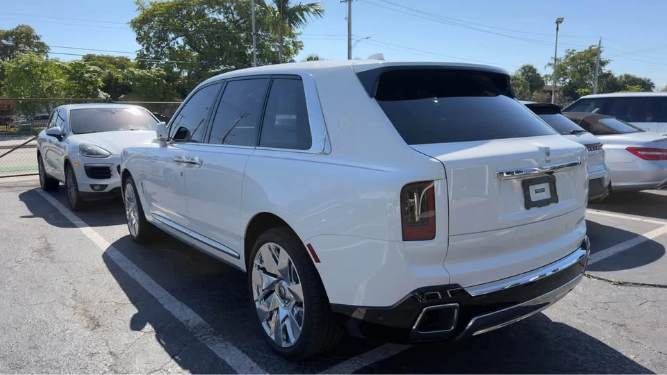2026 Rolls-Royce Cullinan - Image 3 of 10