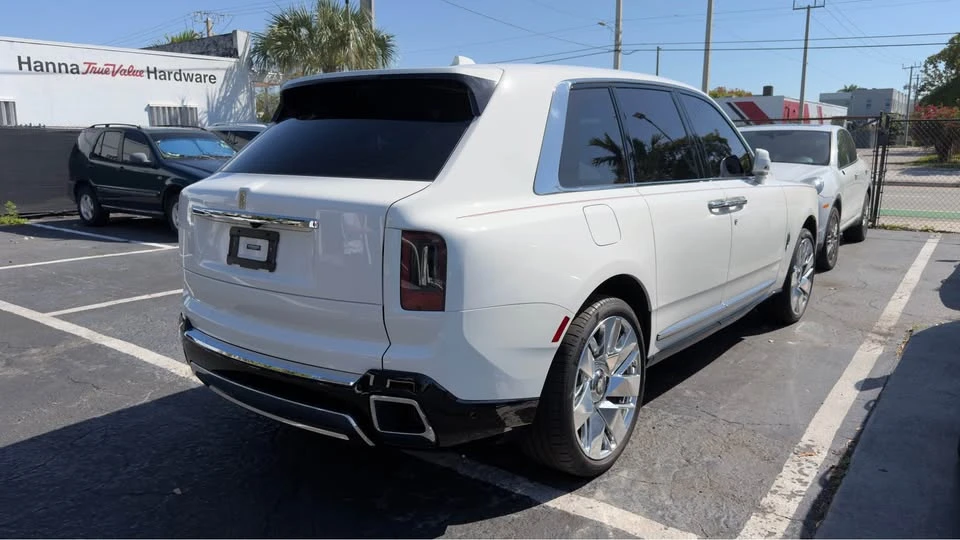 2026 Rolls-Royce Cullinan - Image 2 of 10
