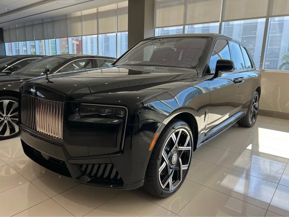 2026 Rolls-Royce Cullinan Black Badge - Image 2 of 10