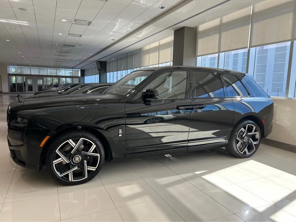 2026 Rolls-Royce Cullinan Black Badge - Image 4 of 10