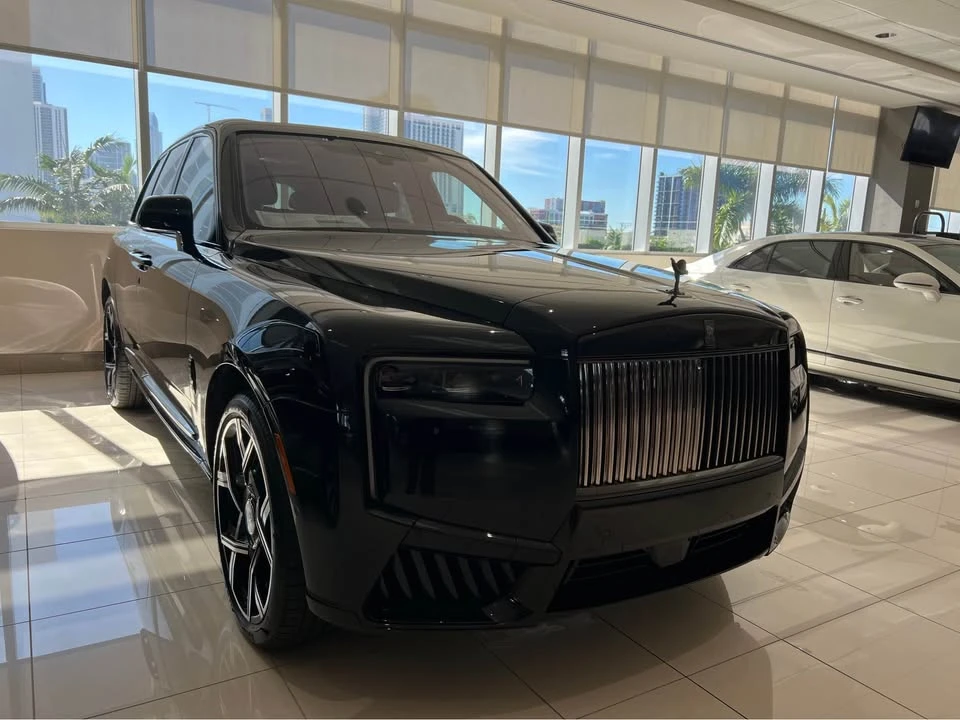 2026 Rolls-Royce Cullinan Black Badge - Image 5 of 10