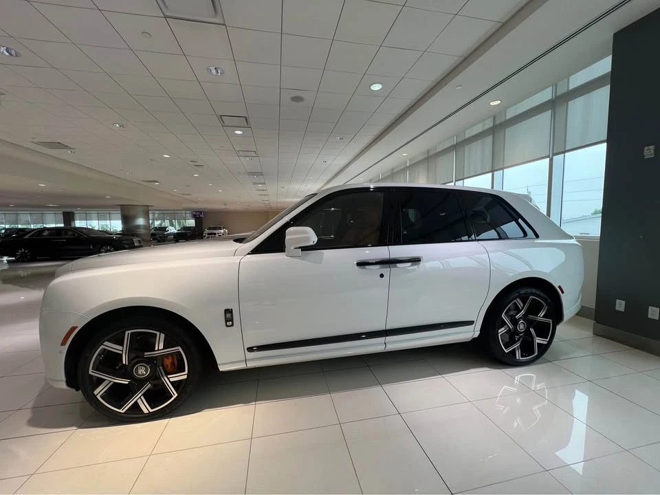 2026 Rolls-Royce Cullinan Black Badge - Image 3 of 8
