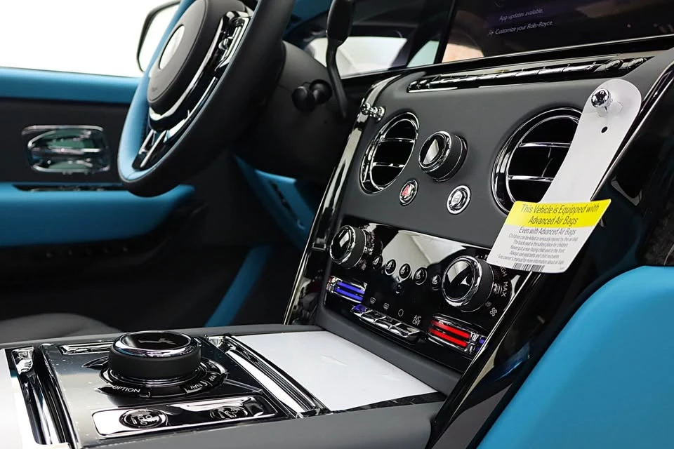 2026 Rolls-Royce Cullinan Black Badge - Image 15 of 20