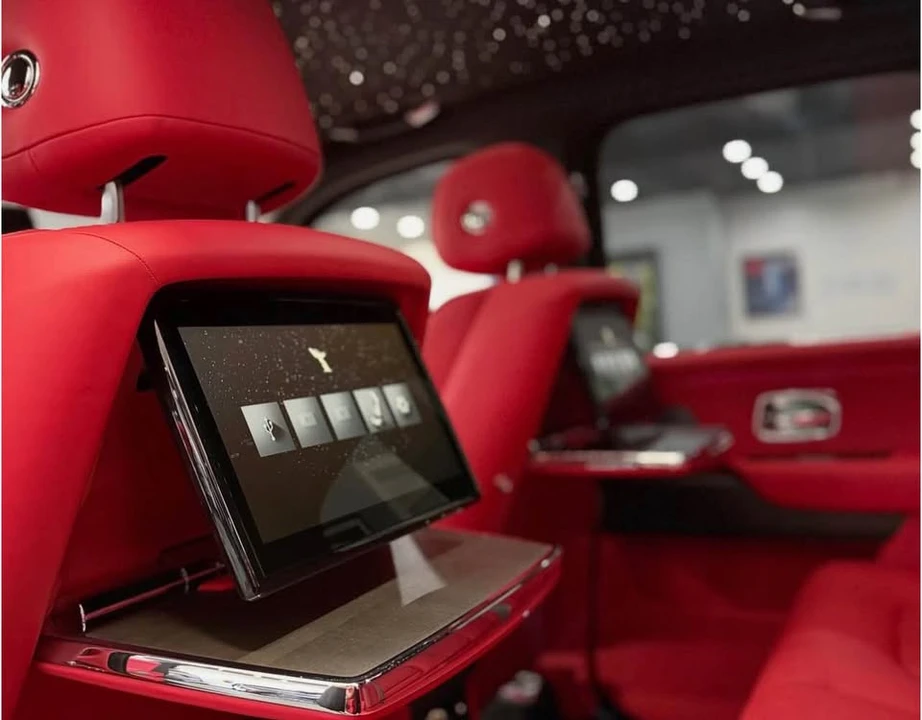 2026 Rolls-Royce Cullinan - Image 11 of 17
