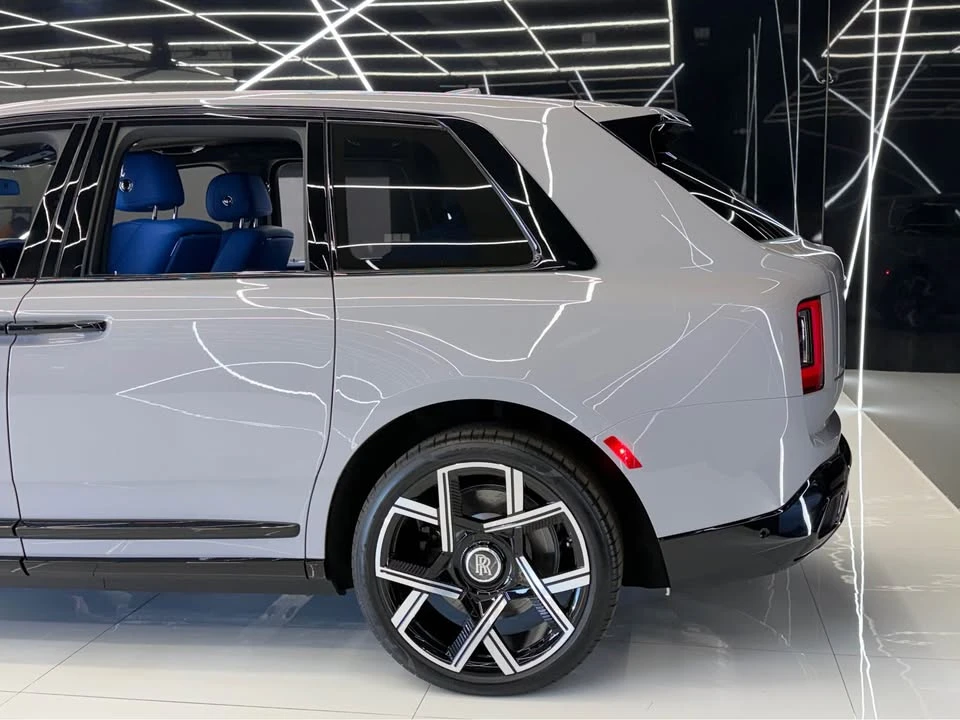 2026 Rolls-Royce Cullinan - Image 10 of 16
