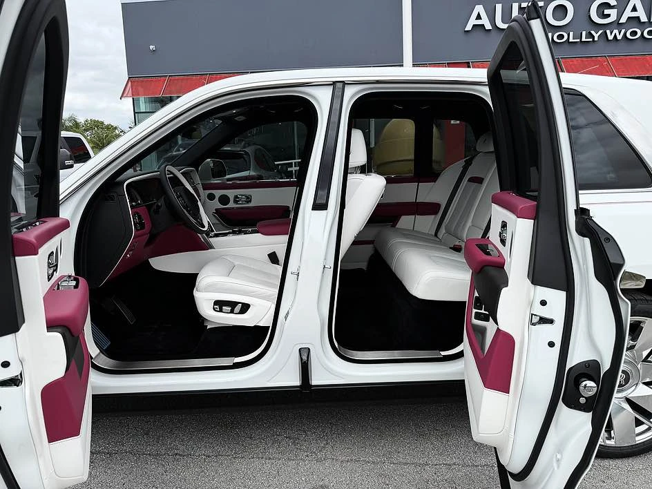 2026 Rolls-Royce Cullinan - Image 15 of 19