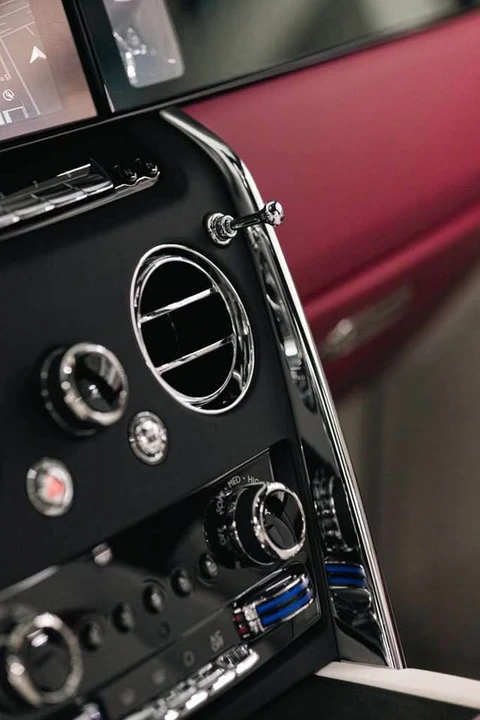 2026 Rolls-Royce Cullinan - Image 17 of 20