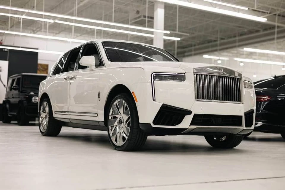 2026 Rolls-Royce Cullinan - Image 9 of 20
