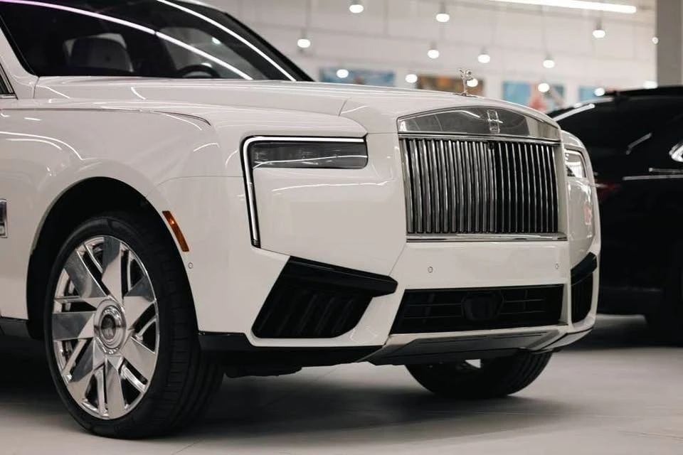 2026 Rolls-Royce Cullinan - Image 7 of 20
