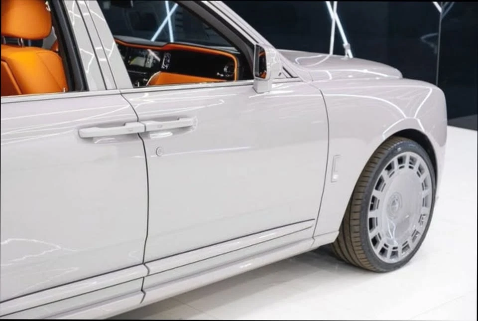 2026 Rolls-Royce Cullinan - Image 11 of 17