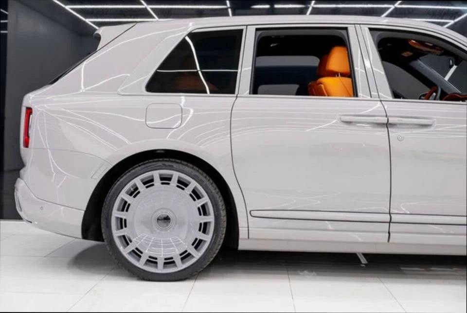 2026 Rolls-Royce Cullinan - Image 9 of 17