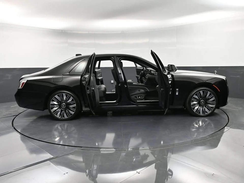 2026 Rolls-Royce Ghost 2nd Gen - Image 12 of 19