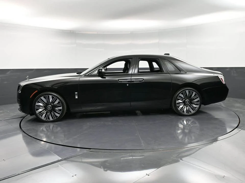 2026 Rolls-Royce Ghost 2nd Gen - Image 15 of 19