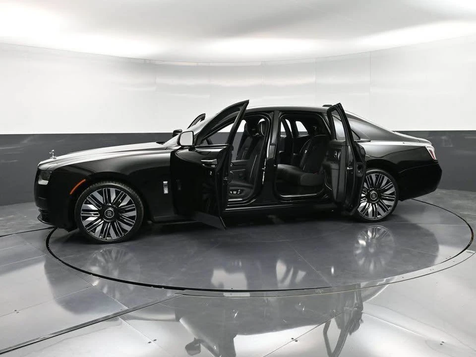 2026 Rolls-Royce Ghost 2nd Gen - Image 18 of 19