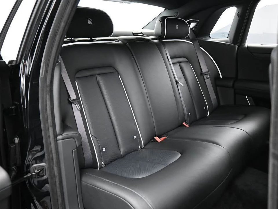 2026 Rolls-Royce Ghost 2nd Gen - Image 9 of 19