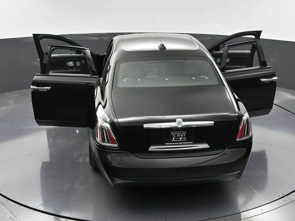 2026 Rolls-Royce Ghost 2nd Gen - Image 16 of 19