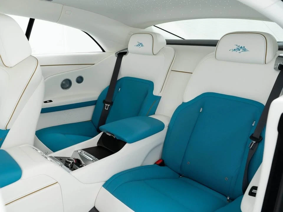 2026 Rolls-Royce Spectre - Image 14 of 19