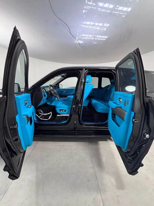 2026 Rolls-Royce Cullinan - Image 18 of 19