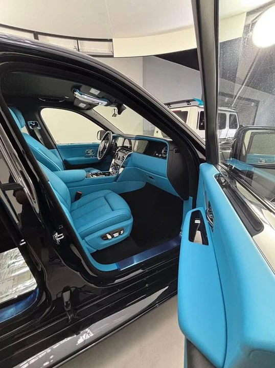 2026 Rolls-Royce Cullinan - Image 19 of 19