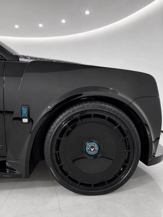 2026 Rolls-Royce Cullinan - Image 3 of 19