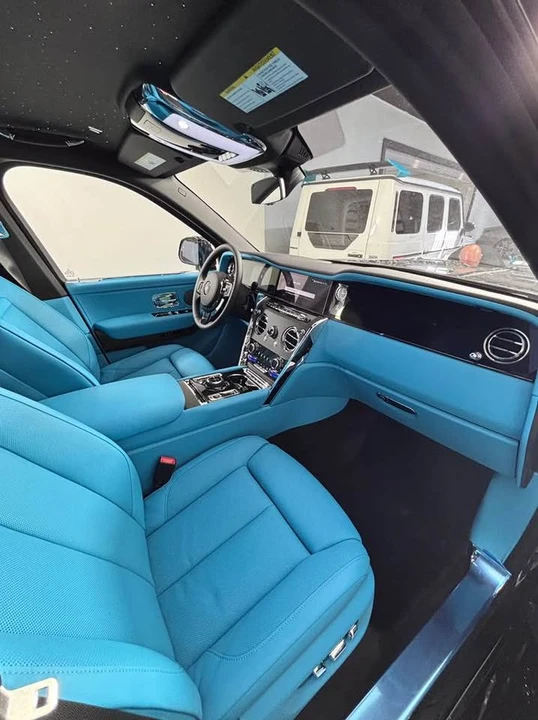 2026 Rolls-Royce Cullinan - Image 15 of 19