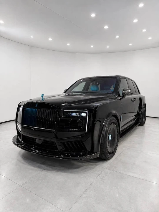 2026 Rolls-Royce Cullinan - Image 2 of 19