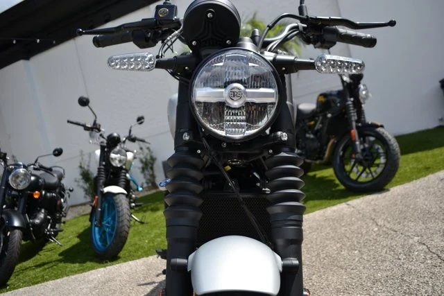 2026 Royal Enfield - Image 8 of 16