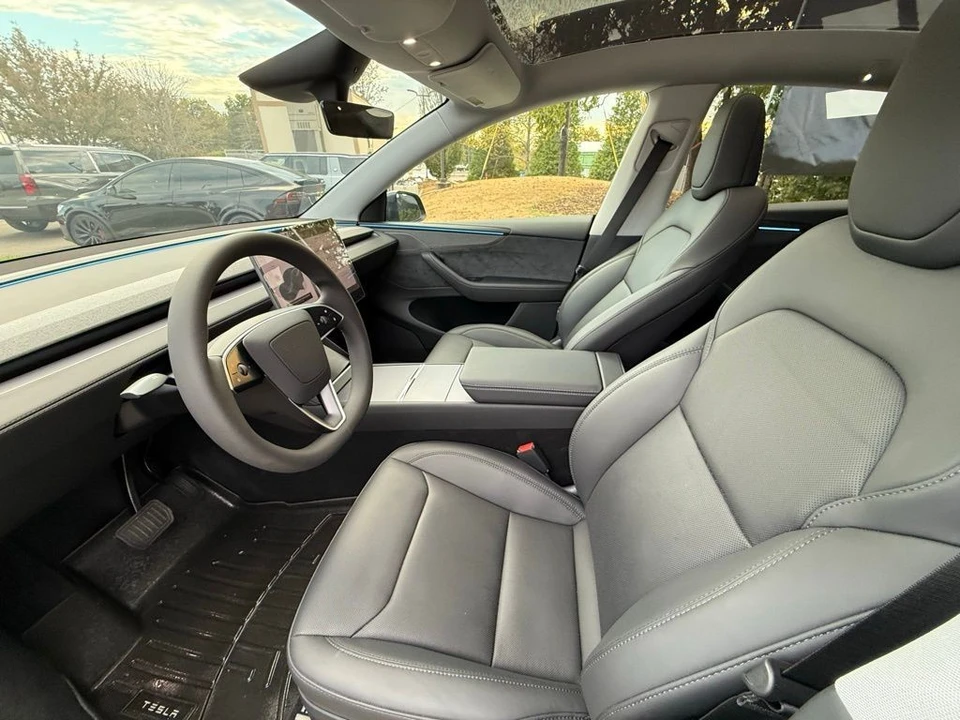 2026 Tesla Model Y - Image 6 of 10