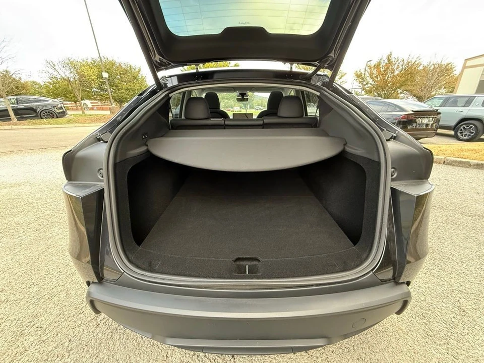 2026 Tesla Model Y - Image 10 of 10