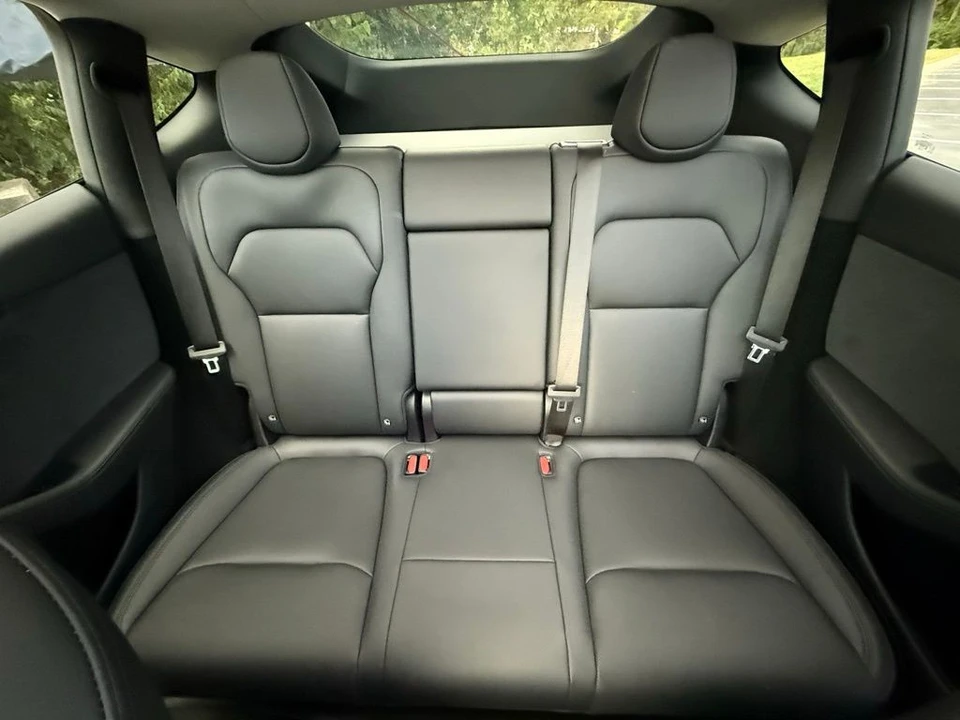 2026 Tesla Model Y - Image 8 of 10