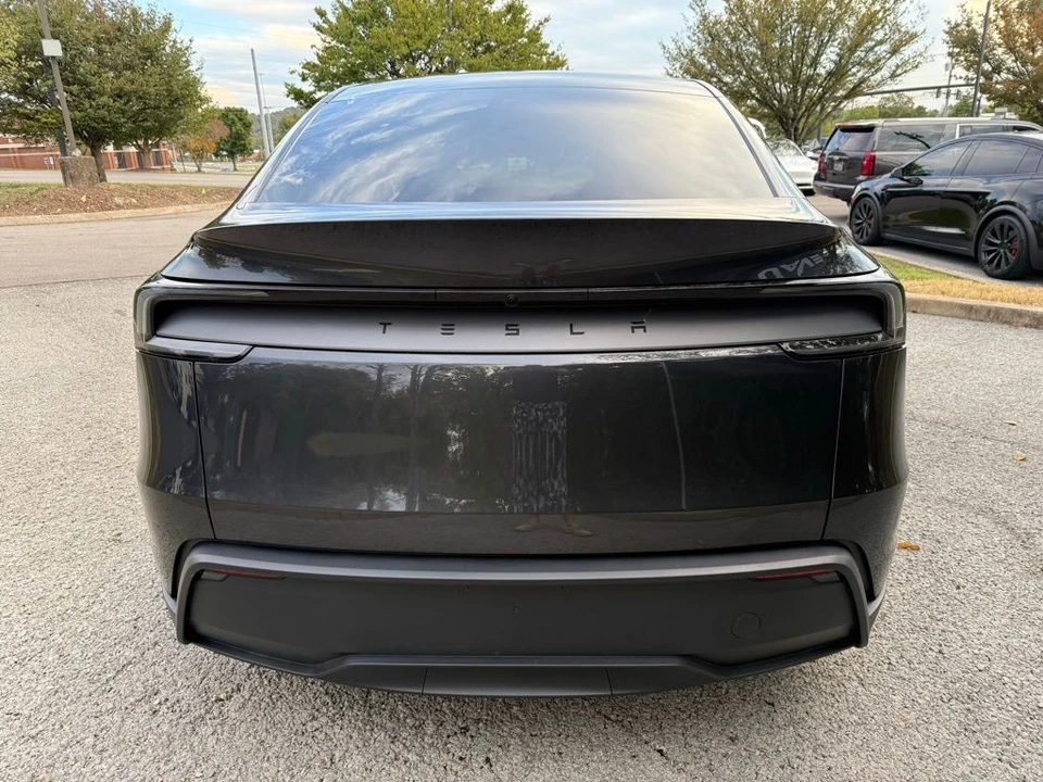 2026 Tesla Model Y - Image 4 of 10
