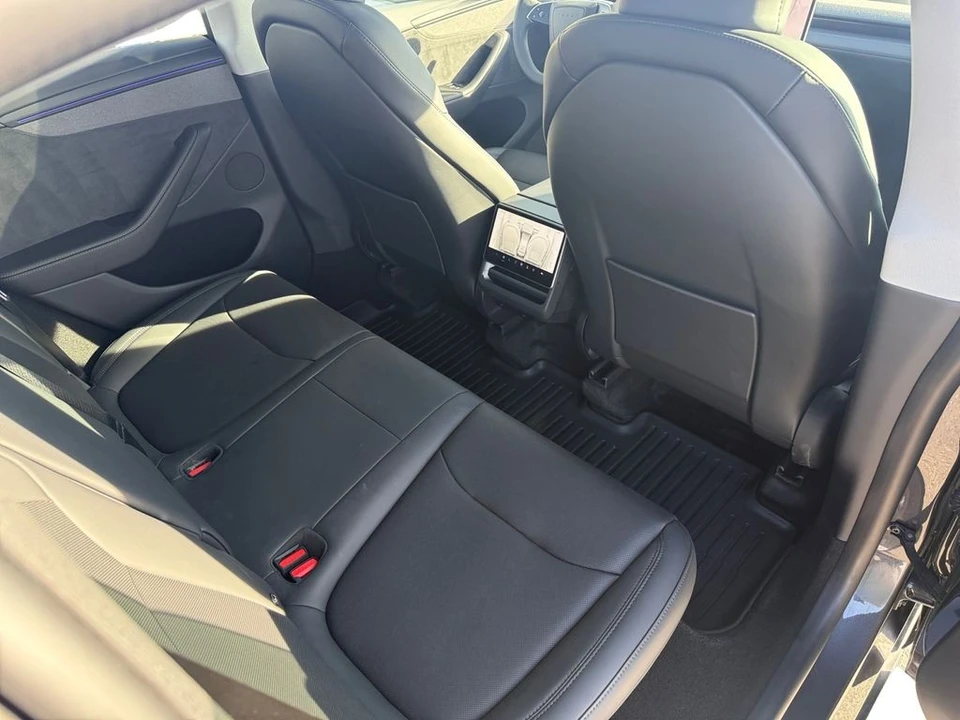 2026 Tesla Model Y - Image 19 of 21