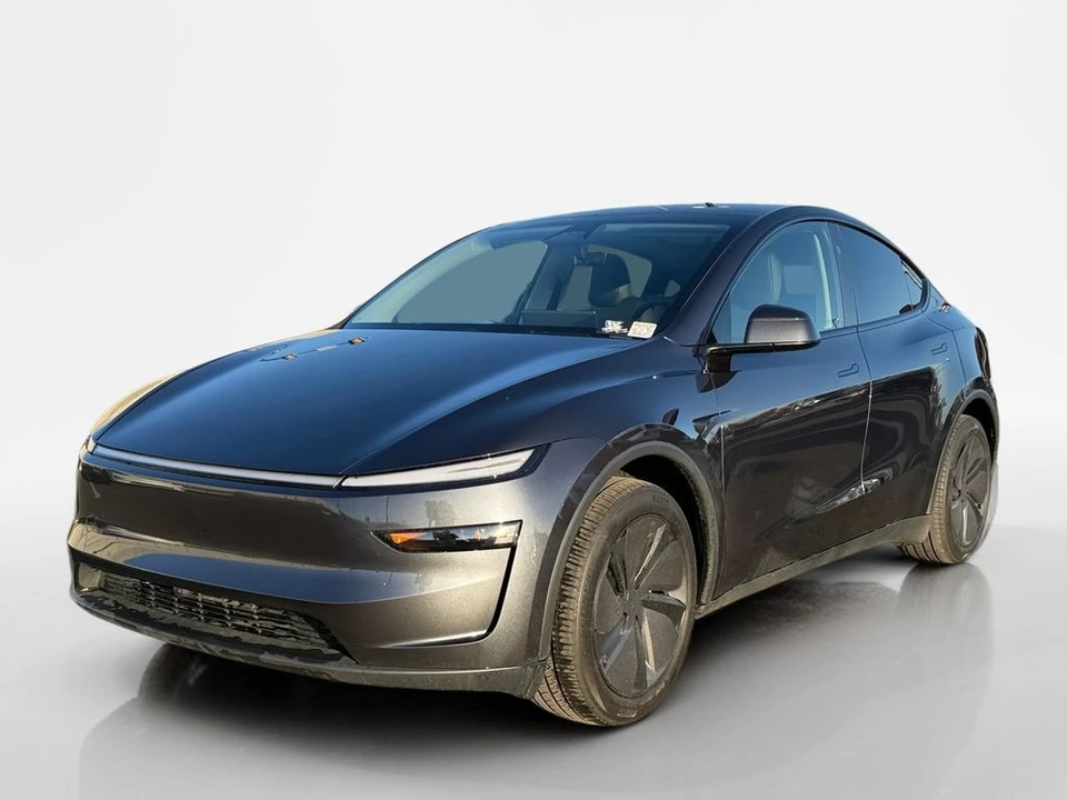 2026 Tesla Model Y - Image 4 of 21
