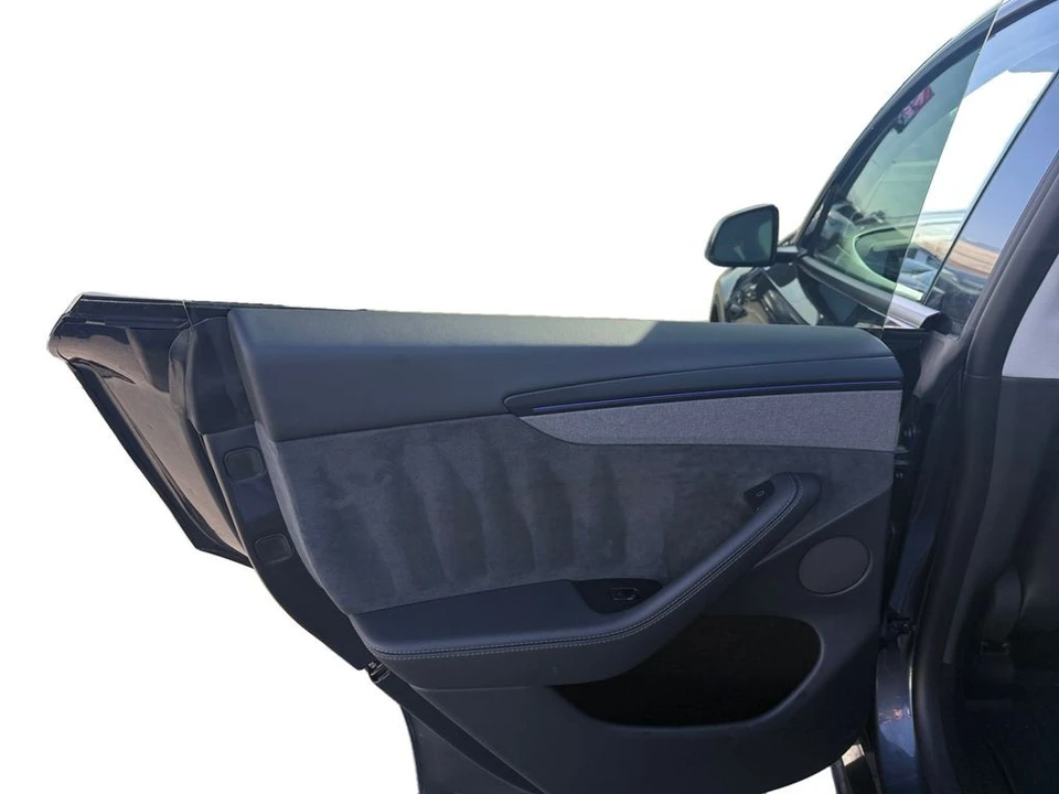 2026 Tesla Model Y - Image 14 of 21