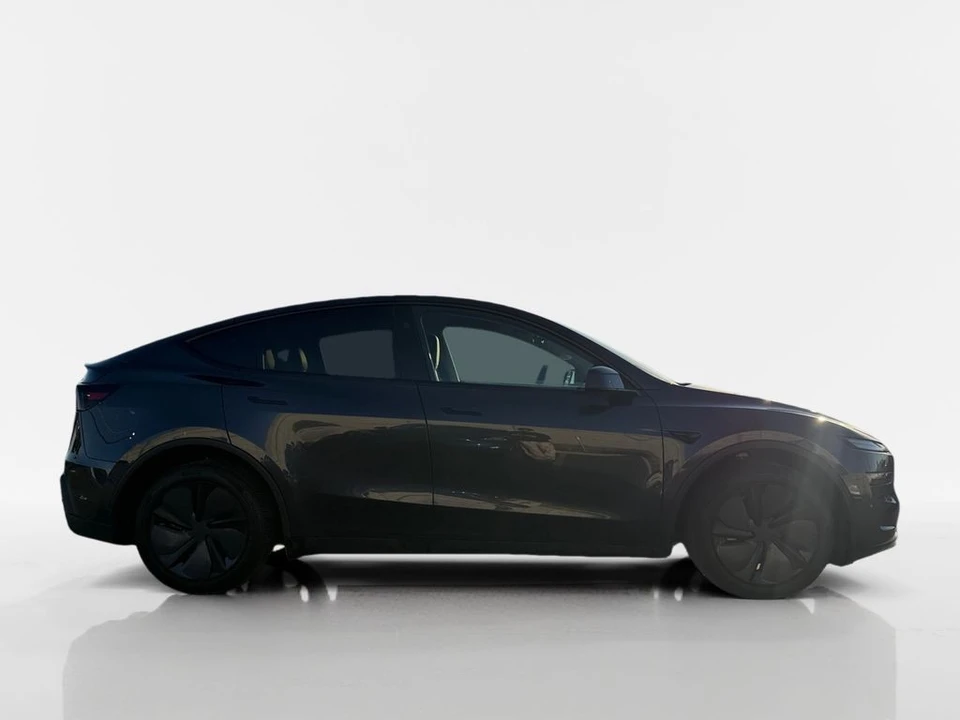 2026 Tesla Model Y - Image 9 of 21