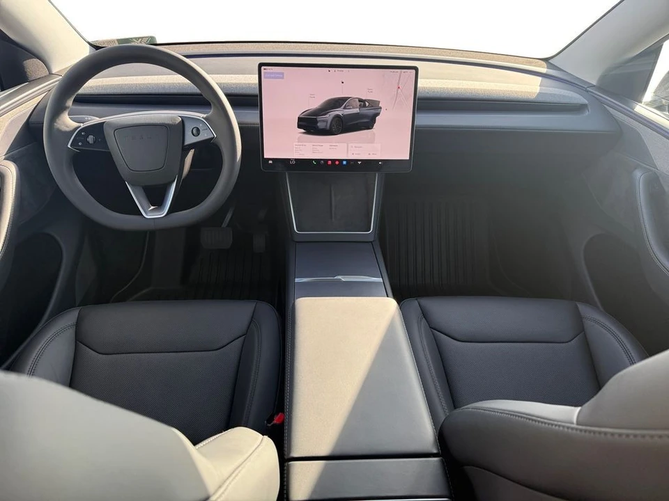2026 Tesla Model Y - Image 15 of 21