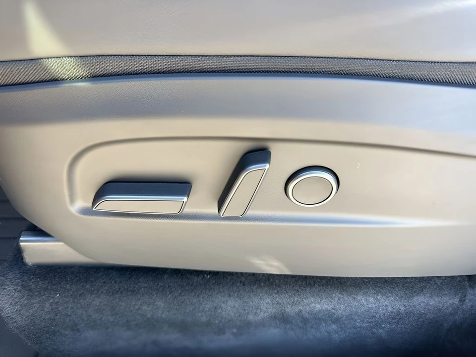 2026 Tesla Model Y - Image 10 of 21