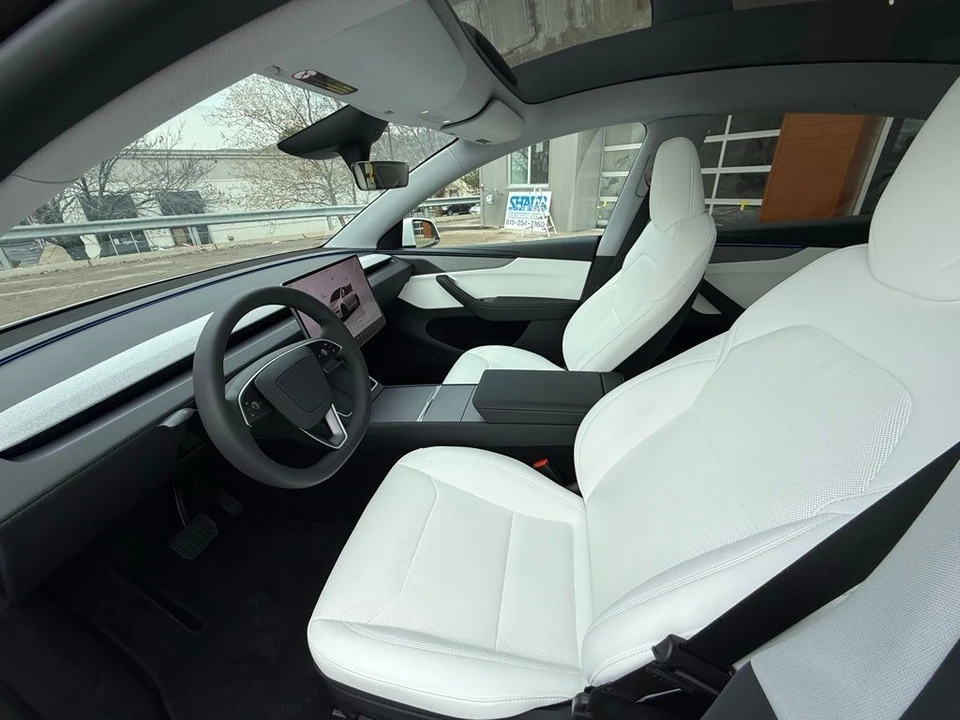2026 Tesla Model Y - Image 9 of 12