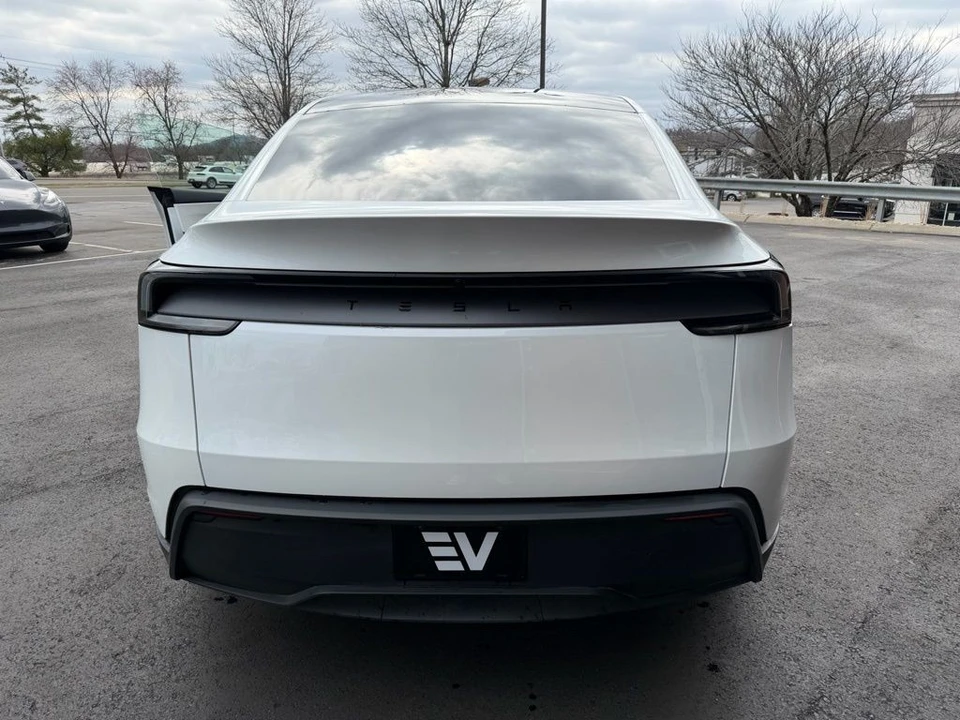 2026 Tesla Model Y - Image 5 of 16