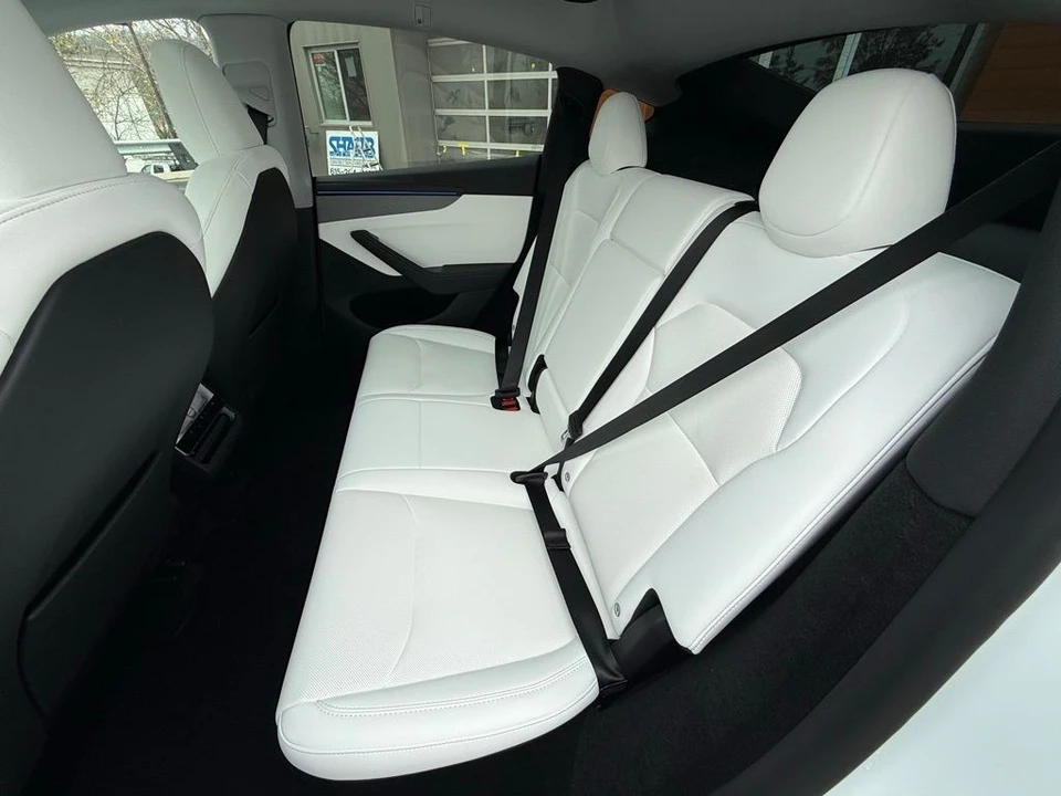 2026 Tesla Model Y - Image 10 of 12